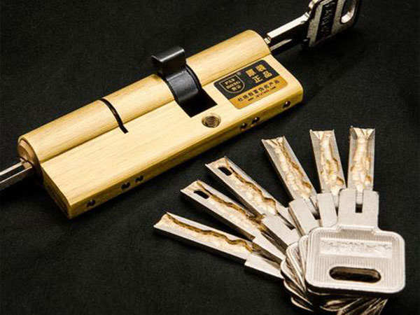 西岗24小时上门开锁公司