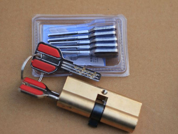 西岗24小时上门开锁公司